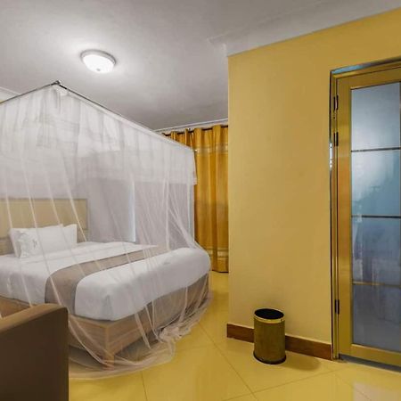Santa Maria Hotel Энтеббе Экстерьер фото