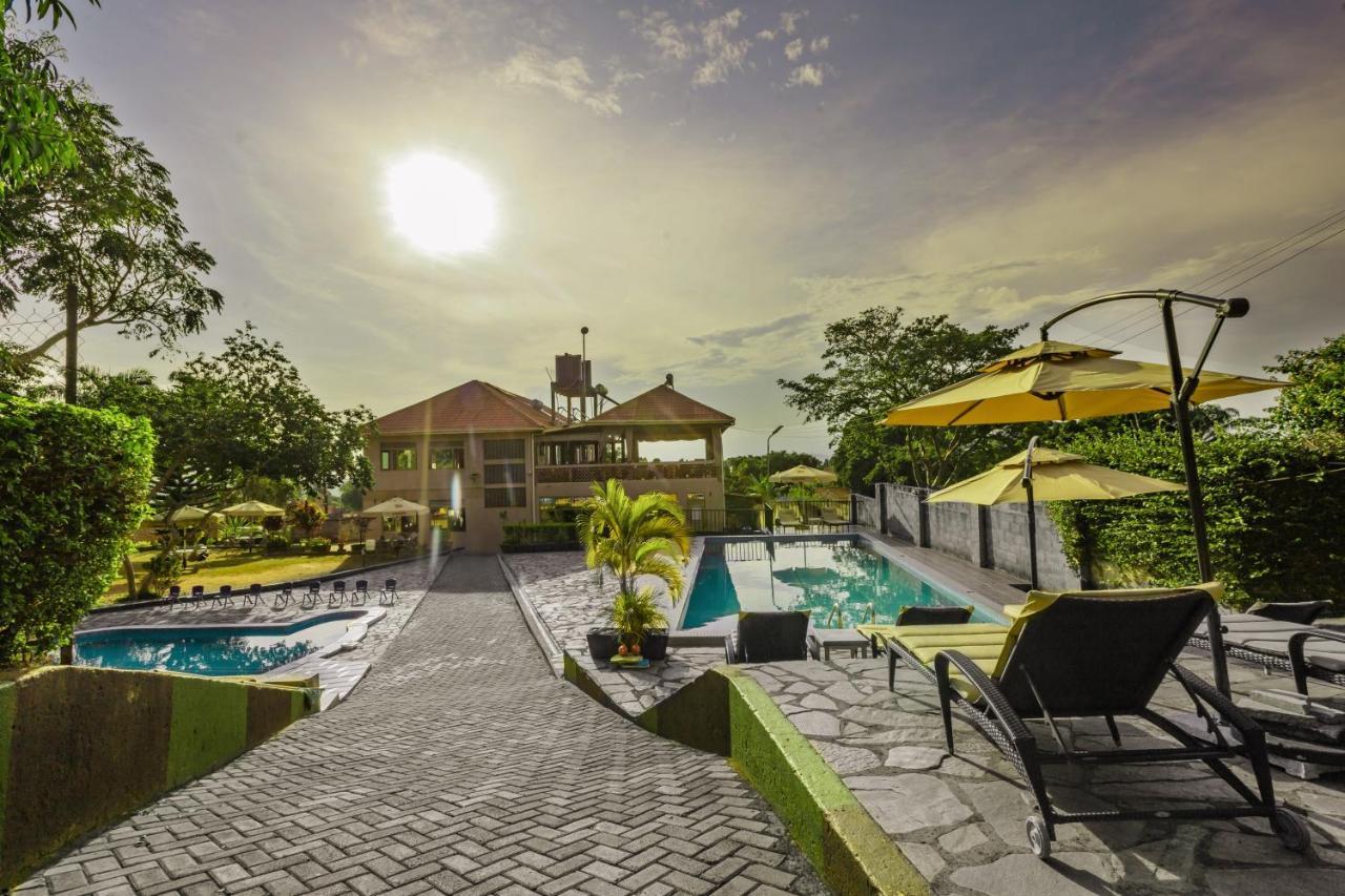 Santa Maria Hotel Энтеббе Экстерьер фото
