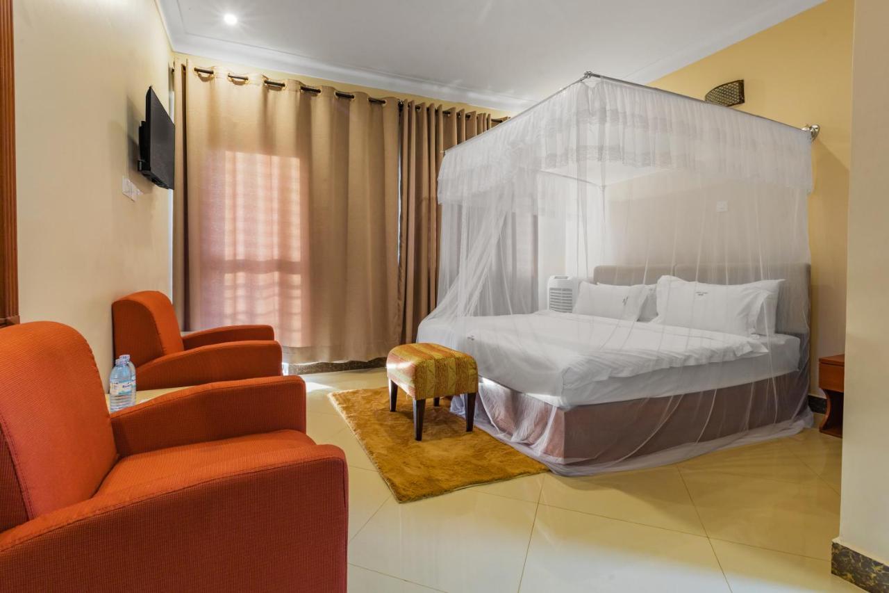 Santa Maria Hotel Энтеббе Экстерьер фото