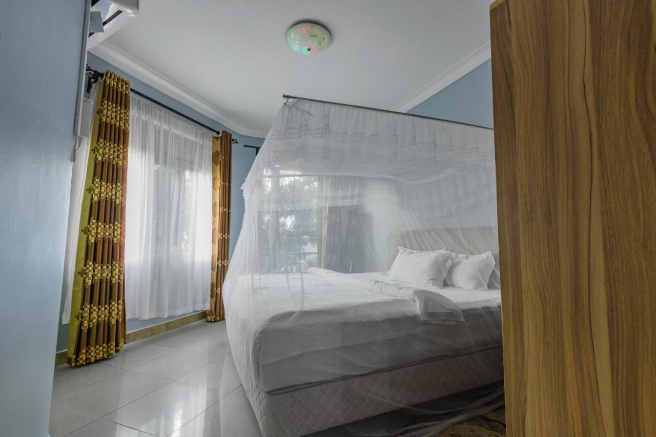 Santa Maria Hotel Энтеббе Экстерьер фото