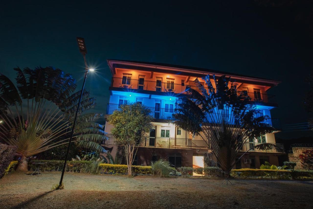 Santa Maria Hotel Энтеббе Экстерьер фото