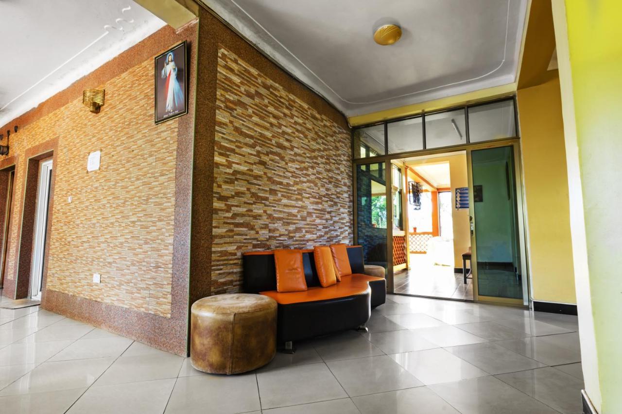 Santa Maria Hotel Энтеббе Экстерьер фото