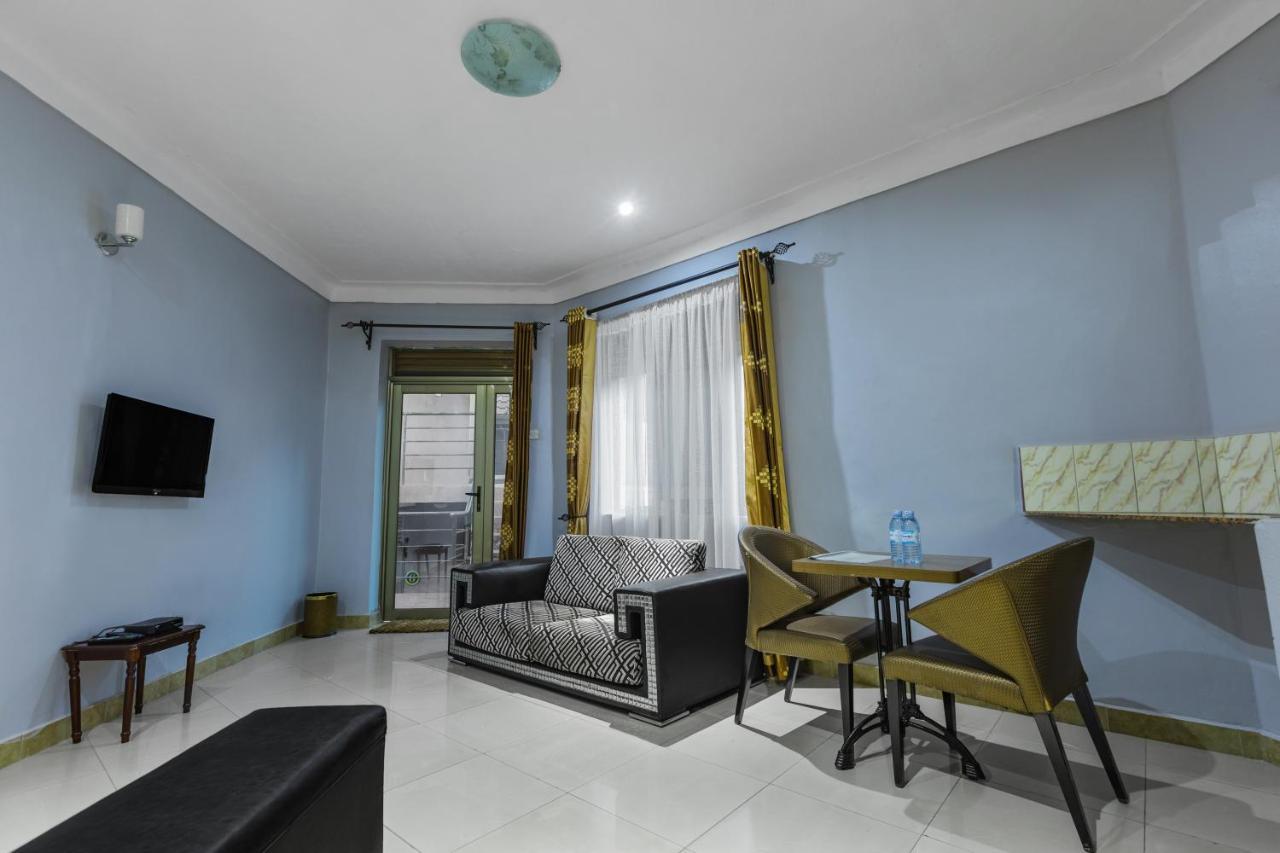 Santa Maria Hotel Энтеббе Экстерьер фото