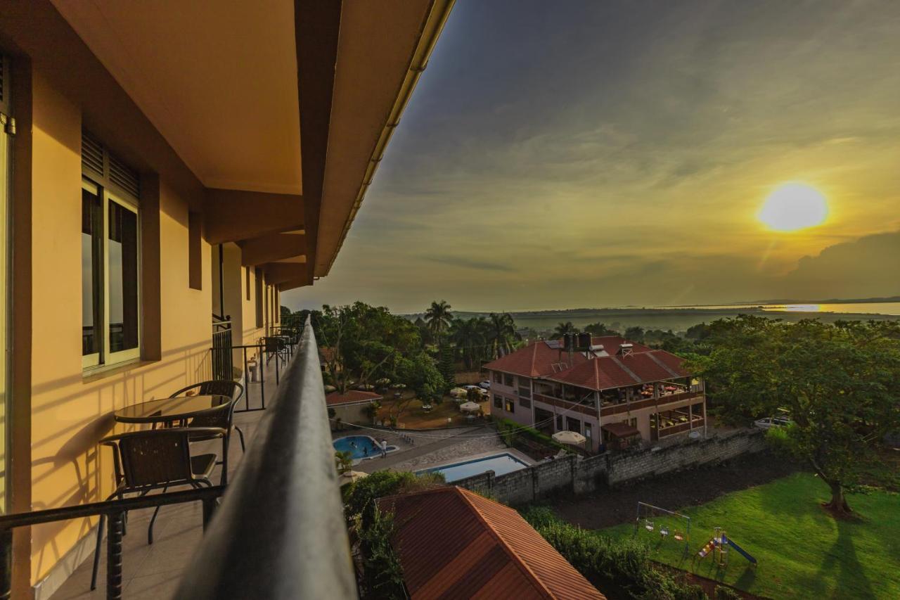 Santa Maria Hotel Энтеббе Экстерьер фото